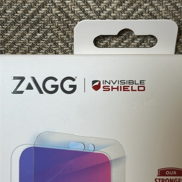 NWT Zagg Invisible Shield Glass Elite Visionguard iPhone 14 ProMax Screen - Picture 2 of 8